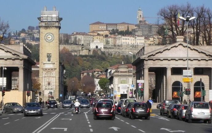 “Tagli al trasporto pubblico: Gori si deve lamentare con Renzi”