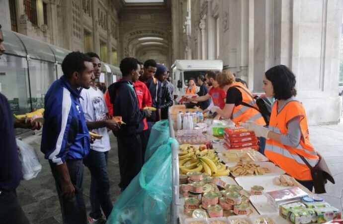 Milano, rivolta choc all’Atm: “Non guidiamo i bus per portare i profughi”