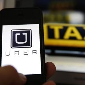 Milano, il tribunale smonta UberPop: “Aumenta il traffico e non è sicura”