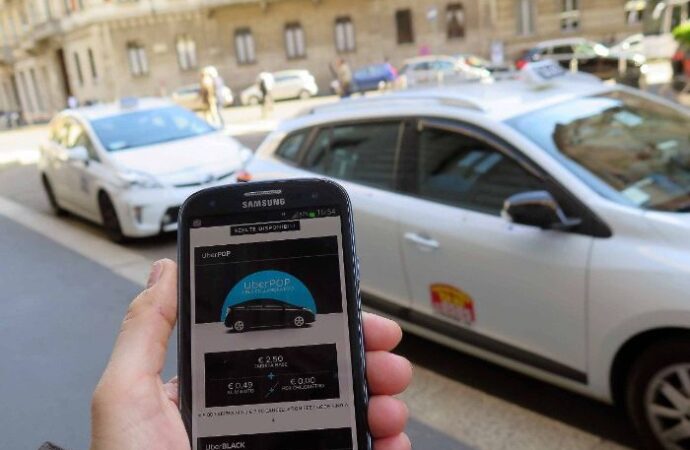 L’Autorità per la concorrenza chiede una legge per regolamentare Uber