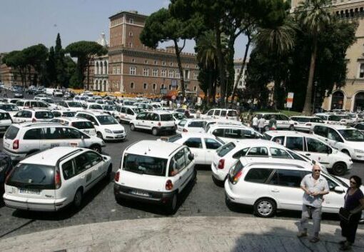 Modifiche alla legge, i tassisti in sciopero