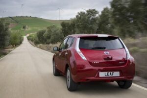 Londra: la Nissan offre incentivi per chi passa al suo modello elettrico.