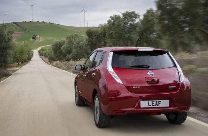 Londra: la Nissan offre incentivi per chi passa al suo modello elettrico.