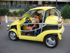 Le micro car elettriche Ligier passano di mano