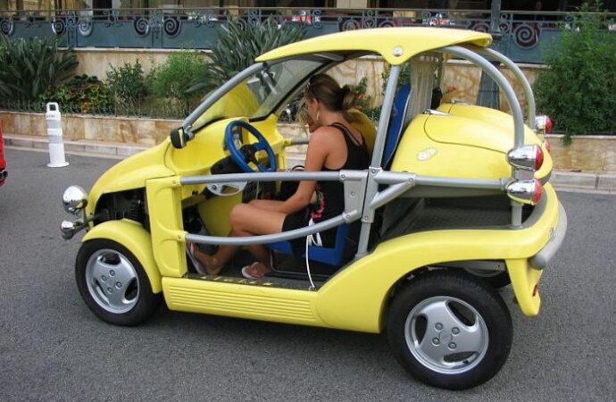 Le micro car elettriche Ligier passano di mano
