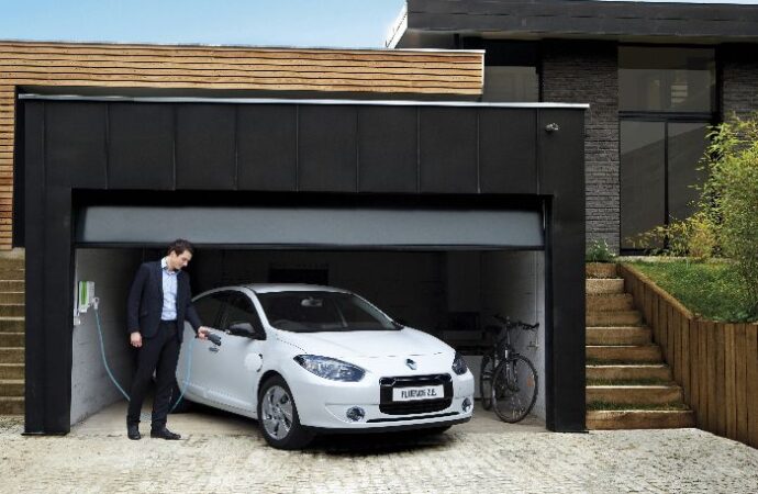 Per i nuovi edifici allacci obbligatori per veicoli elettrici dal 2017