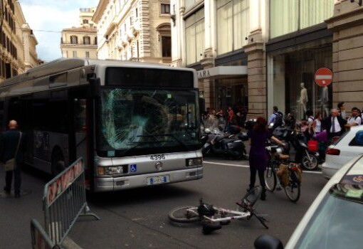 Autobus vecchi, rotti e senza ricambi: oltre mille incidenti in tre mesi