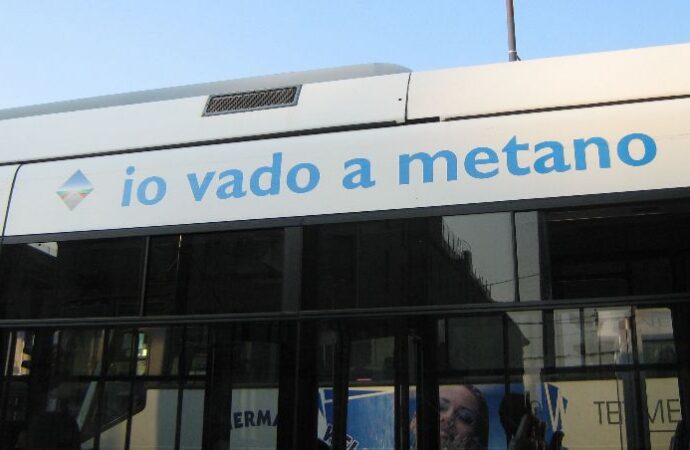 Brescia: gli autobus alimentati con il metano ricavato dai rifiuti