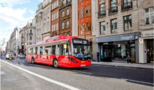 Londra: inaugurata la più grande flotta europea di autobus elettrici