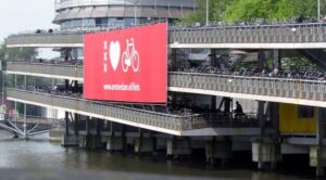 Bergamo: un parcheggio coperto per le bici