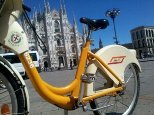 Milano: no dei sindacati ai due lotti