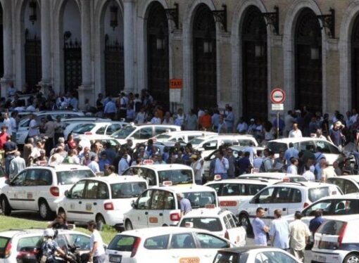 Taxi: pronto il decreto del governo