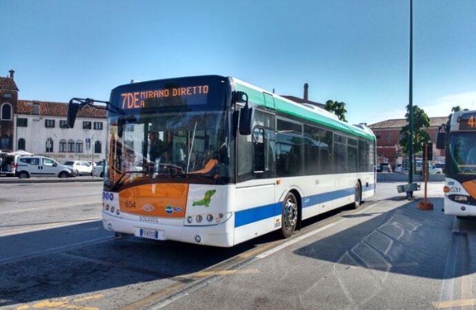 Venezia: i passeggeri promuovono il servizio di Actv
