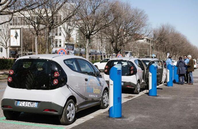 Torino: Bluetorino, il servizio di carsharing elettrico festeggia il suo primo anniversario