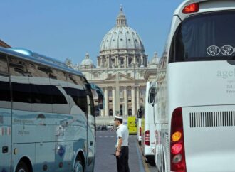 Roma: bus turistici, sì della commissione al nuovo regolamento