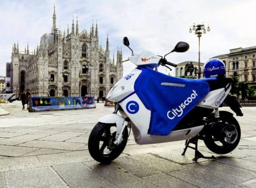Milano: sbarcano in città glòi scooter elettrici di Cityscoot