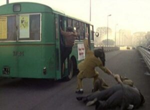 Roma: Atac, si rompe una porta e tre passeggeri volano fuori dal bus