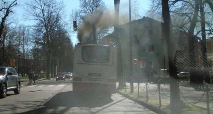 Ambiente: il ministro Costa contro l’acquisto di nuovi bus a gasolio