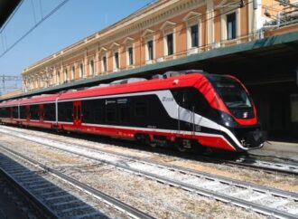 Puglia: FSE, presentato il primo treno elettrico