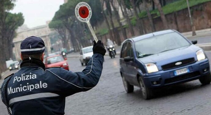 Roma: blocco diesel Euro 6, infuria la polemica