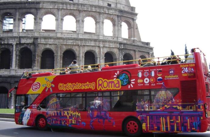 Roma: il Tar boccia il bando sugli open bus