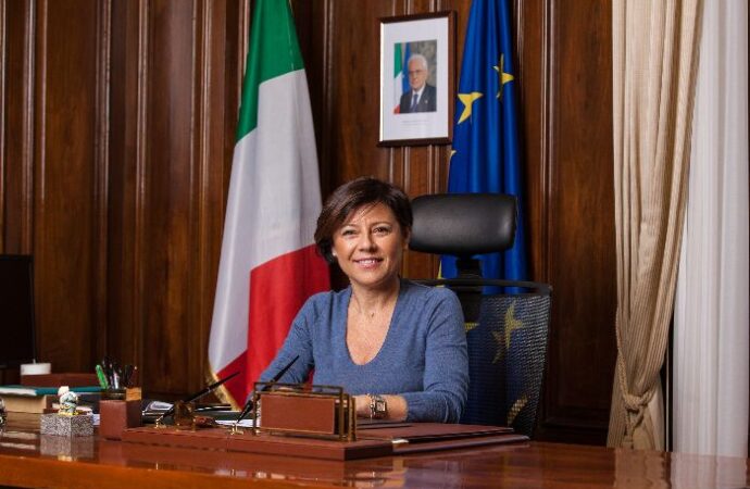 Fase 2: De Micheli, regole per il Tpl e incentivi per la mobilità dolce