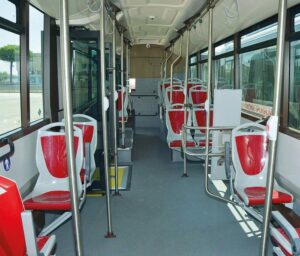 Treni e Bus pieni: regioni in ordine sparso