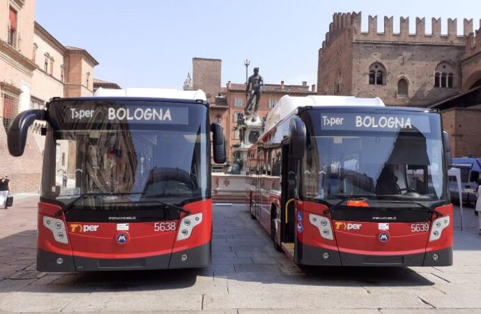Bologna: Tper, presentati 31 nuovi bus a metano