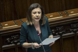 De Micheli: per il Tpl 300 milioni dal Decreto Ristori Bis
