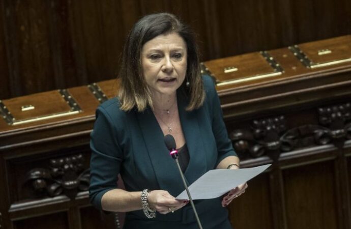 De Micheli: per il Tpl 300 milioni dal Decreto Ristori Bis