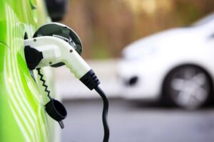 Auto elettriche: la spinta del settore autonoleggio