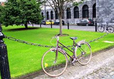 Firenze. La mobilità ciclistica raccolta in un CD: la Provincia ha curato il censimento degli itinerari ciclabili fiorentini, toscani ed europei