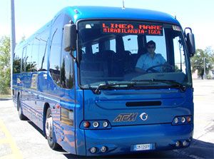 MODENA. STESSA SPIAGGIA, STESSO BUS: AUMENTANO PASSEGGERI LINEA MARE ATCM