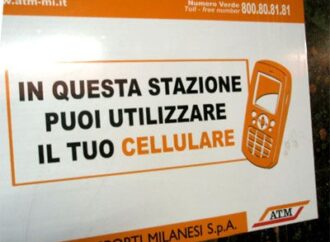 Milano. Cellulari in metrò: ora si parla anche sulla linea2
