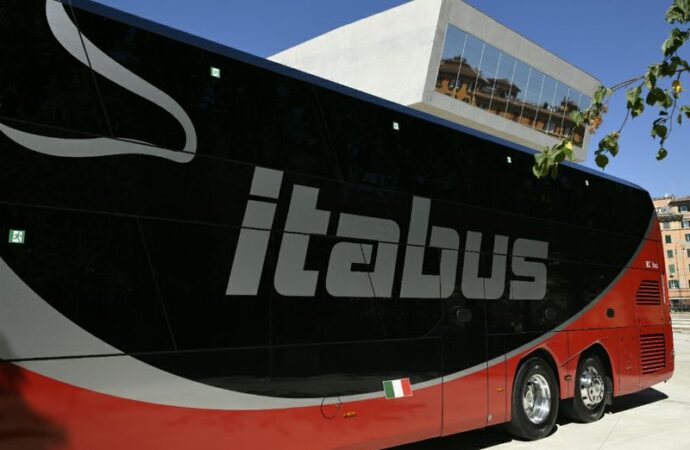 Debuttano oggi i bus rossi di Itabus