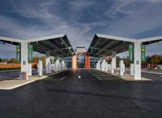 Gran Bretagna: Gridserve Electric Highway, le stazioni di ricarica sono “targate” ABB