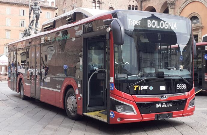 Bologna: Tper, presentati 34 nuovi “clean vehicles”, ibridi elettrici-metano