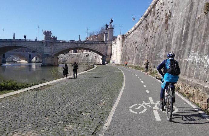 Roma: attiva l’app “Roma corre in bici”
