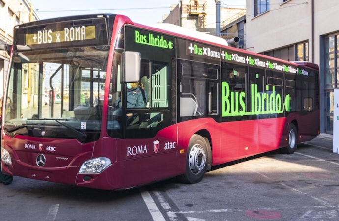 Roma: Atac, entrano in servizio altri 70 autobus ibridi