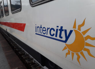 Firmati i decreti per nuovi treni Intercity e per gli autobus elettrici