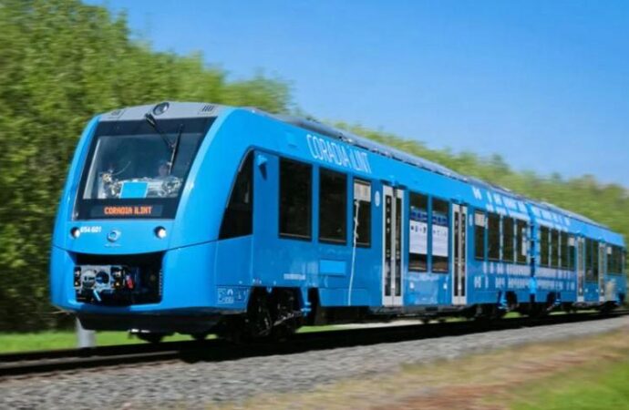 Lombardia: stanziati 319 milioni per rete Ferrovienord e treni a idrogeno