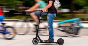 Sicurezza stradale: Mit, le nuove norme sui monopattini funzionano