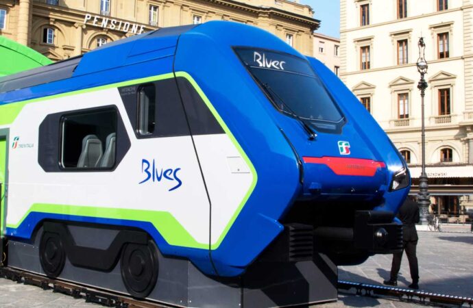 Trenitalia: presentato “Blues” il primo treno regionale ibrido