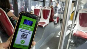 Dal 1 aprile sui mezzi pubblici senza green pass