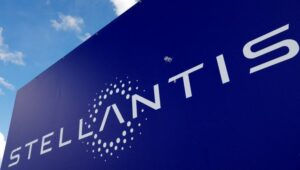 Stellantis acquista Share Now, la società car sharing di Mercedes-Bmw