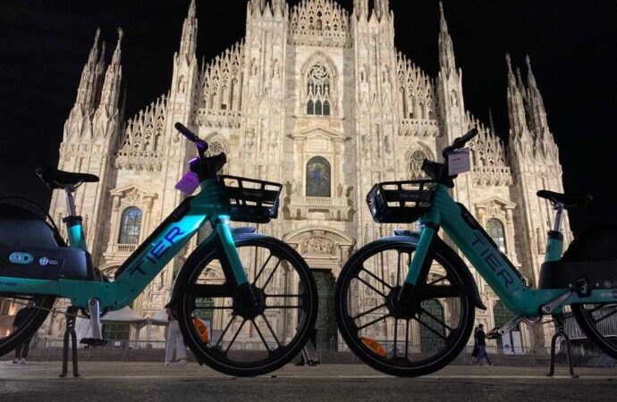 Da oggi a Milano disponibili 1000 biciclette elettriche TIER