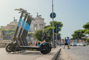 Helbiz, al via il “parcheggio incentivato”