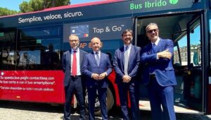 Roma: Atac, presentato il primo bus “contact less”