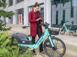 Al via l’accordo fra Splyt e TIER Mobility per integrare la mobilità sostenibile nelle super-app globali