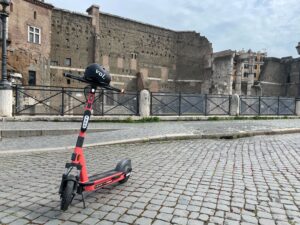 Roma: monopattini, la rilevazione di Voi Technology sulle abitudini dei cittadini romani